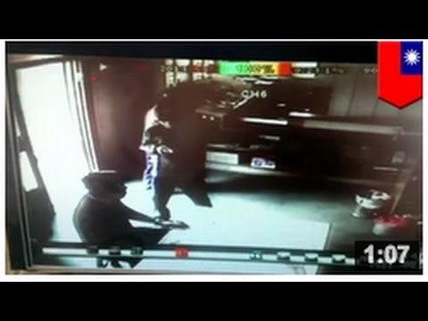 Un homme se prend une balle dans les castagnettes, les docteurs n’ont pas pu sauver le testicule.