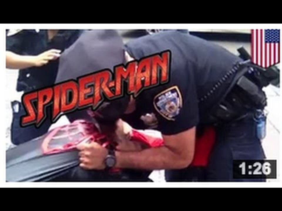 PAS AMAZING SPIDER-MAN: Le destin du héros a mal fini sur Time Square ce week-end