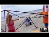 Deux femmes ont été filmée en train de voler des objets à la plage