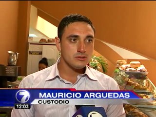 Tribunal absuelve a 10 custodios por muerte de reo Johel Araya