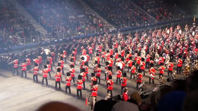 Edinburgh Tattoo 2010 Finale - Scotland the Brave HD