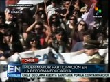 Chilenos se movilizan por una educación pública y gratuita