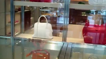 Shopping at HERMES store (Spycam)