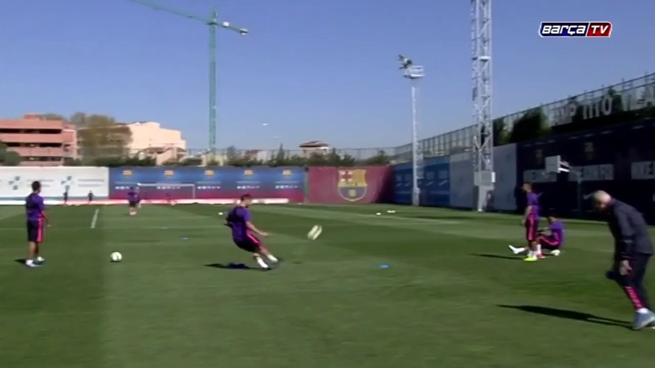 L'incroyable panier de Montoya à l'entraînement !