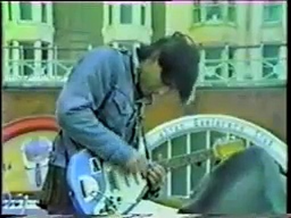 Sonic Youth - Inhuman (live)