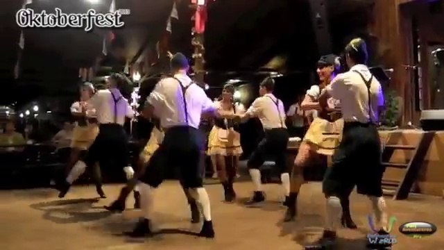 Dancing Acrobatic Oktoberfest 2013 PortAventura