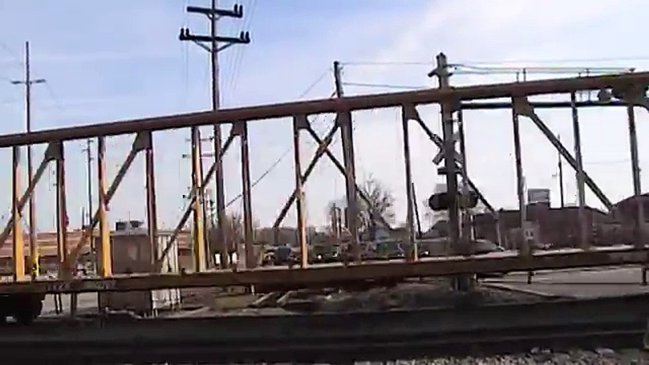 CSX Train Amtrak Light Engine and LIRR train meet.