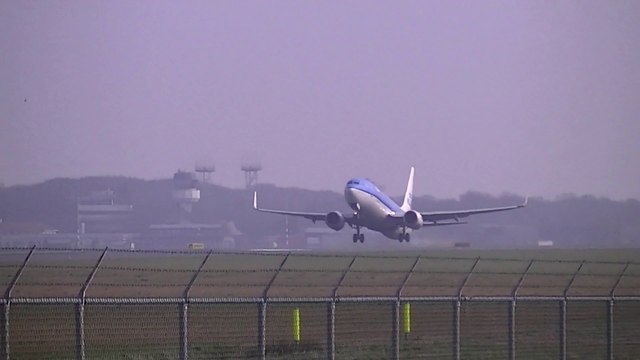 KLM Boeing 737-800 PH-BXI take off Groningen Airport Eelde
