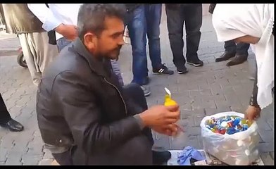 Limon Sıkacağı Satıcısından Müthiş Performans