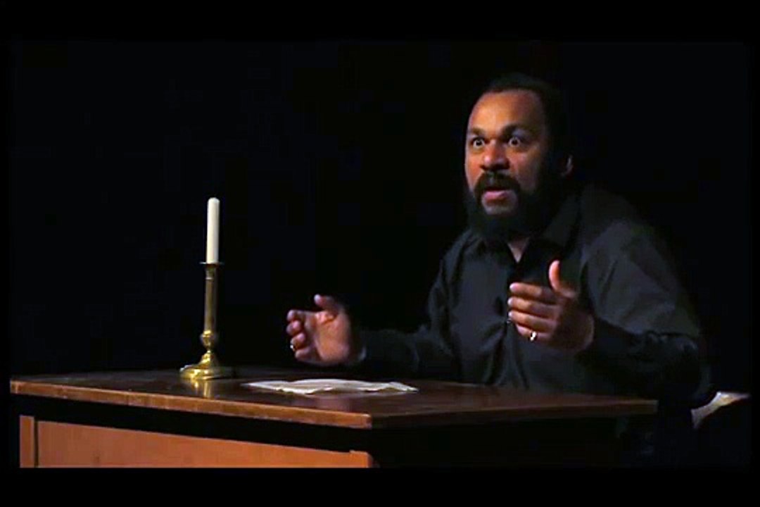 Dieudonné  " Dégage sale pute "