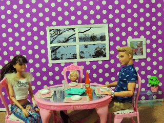 S1 E3 We're having a baby - The Heart Family Show