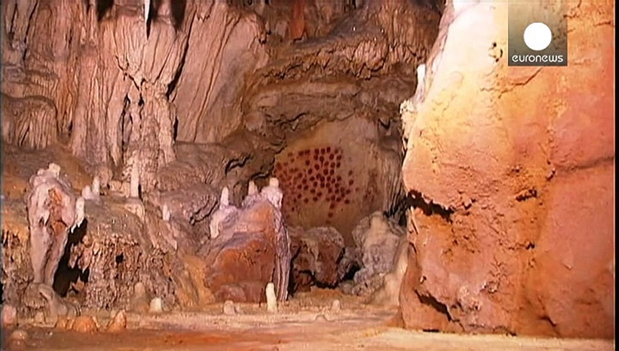 Eindrucksvoller nachbau der chauvet-höhle in der ardèche