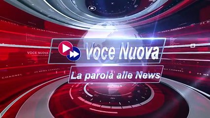Adam,  cantano mentre usa un vibratore