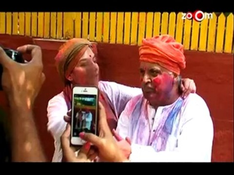 Amitabh Bachchan, Sonam Kapoor, Farhan Akhtar Walk The Ramp For Shabana Azmi Bollywood News