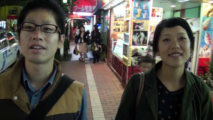 Mexicano entrevistando a algunos Japoneses