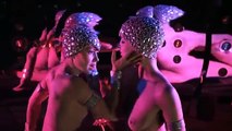 Feu, le nouveau spectacle du Crazy Horse dirigé par Christian Louboutin (bande-annonce)