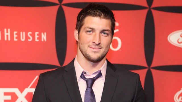 Tim Tebow Impressively Drives Golf Ball 343-Yards on Golf Channel