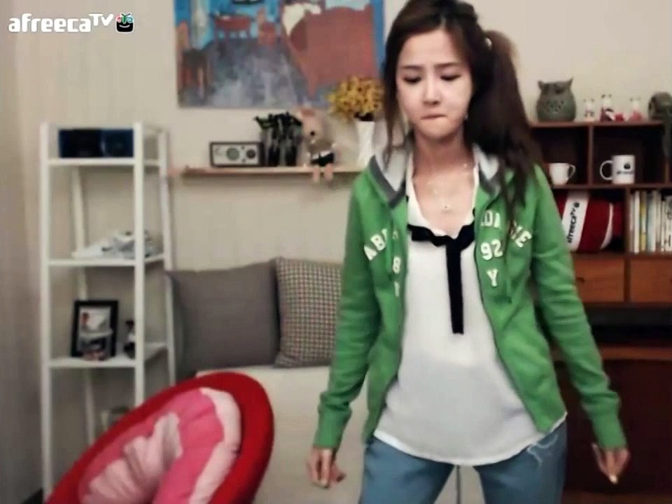 Korean dance CRAYON POP)-Bing Bing