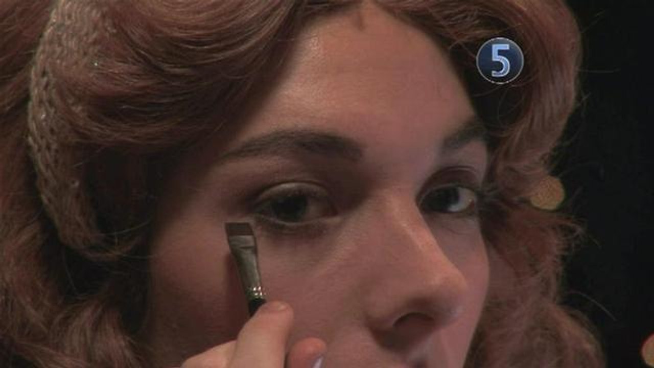 How To Put On Drag Queen Makeup