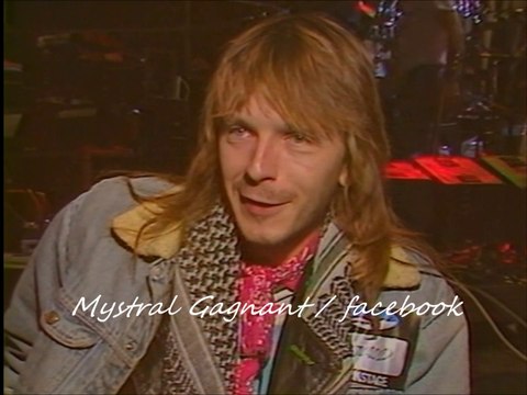 Renaud reportage sur un spectacle en tournée 1984 (interview, Zenith, coulisses, scène, public) avec Yann Benoist, Marc Perru, Gérard Prévost, Amaury Blanchard, Thierry Tamain, Jean-Louis Roques, Pierre-Jean Gidon, Klaus Blasquiz, Shitty et Sharon Glory