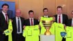 Remise de maillot aux arbitres de la finale de la Coupe de la Ligue, Bastia-PSG, au siège du Groupe La Poste