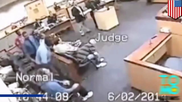 قاضي من فلوريدا يقول لمحامي أنه سيوسعه ضرباً