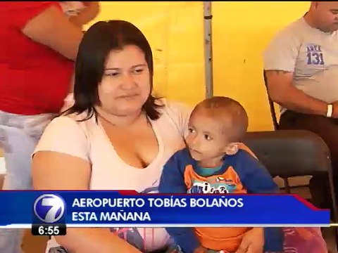 Cien niños de cuidados paliativos celebraron la navidad con un espectáculo aéreo