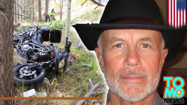 سائق دراجة يموت بسبب شجرة سقطت قطعها فريق كشافة