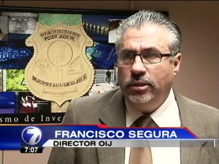 Mujer que robó pantalla de televisión escondiéndola debajo de su vestido continúa en fuga