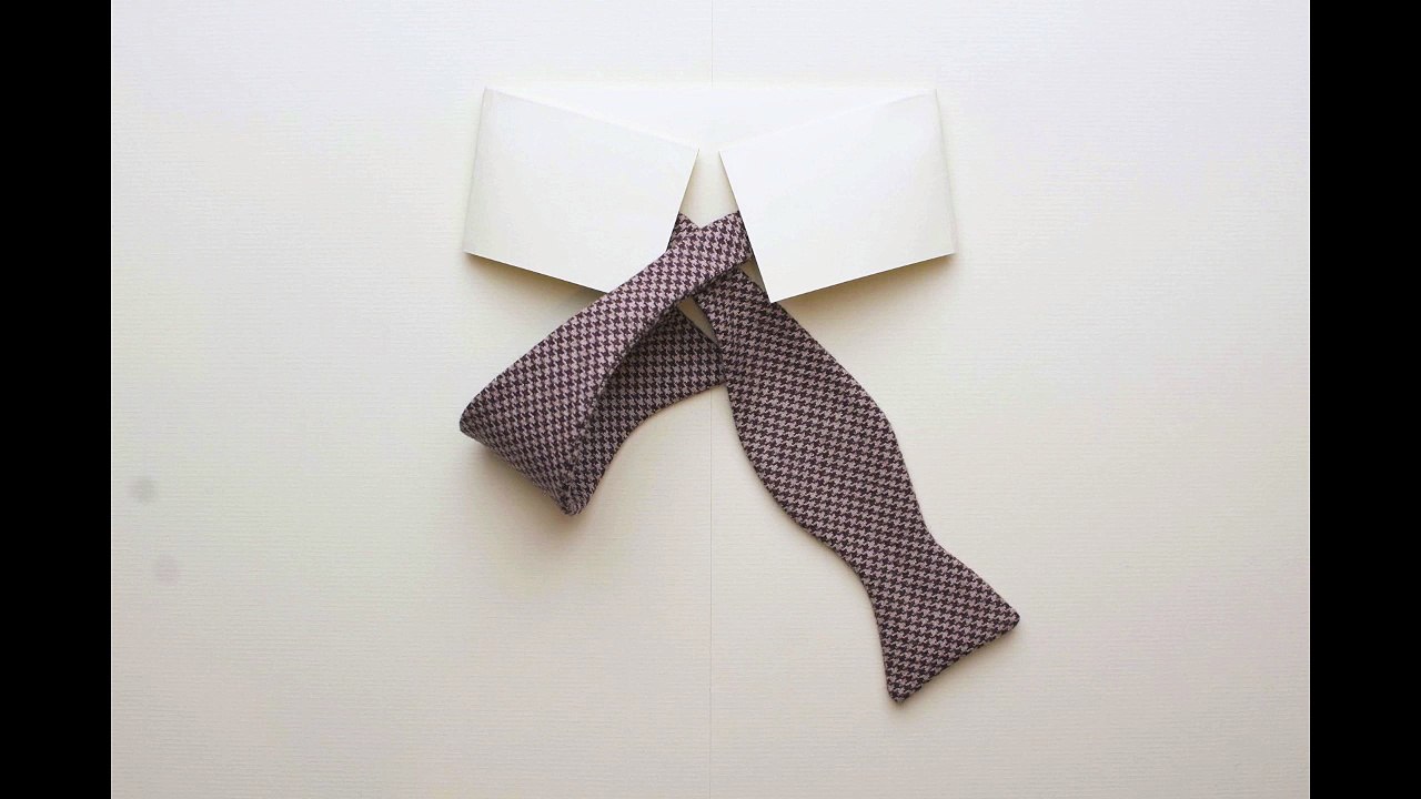 Tying a traditional nœud papillon (French for 'bow tie') | Zutiste Paris, 1871