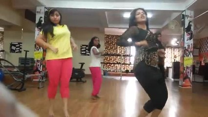 Meri desi look dance leela movie