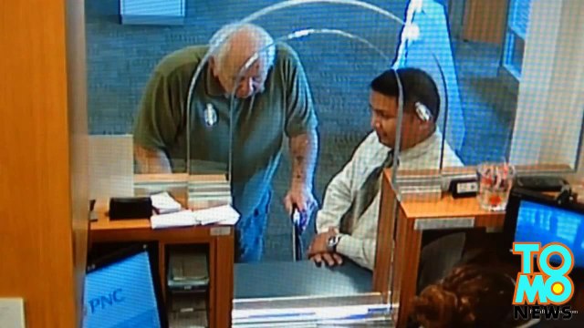 رجل عجوز يسرق مصرف ثم يذهب للسجن