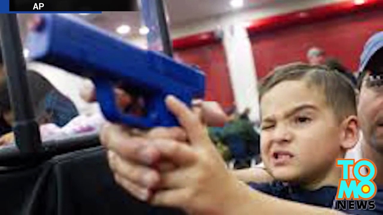 رجل يقتل ابن أخيه بينما يشرح عن منظار الليزر