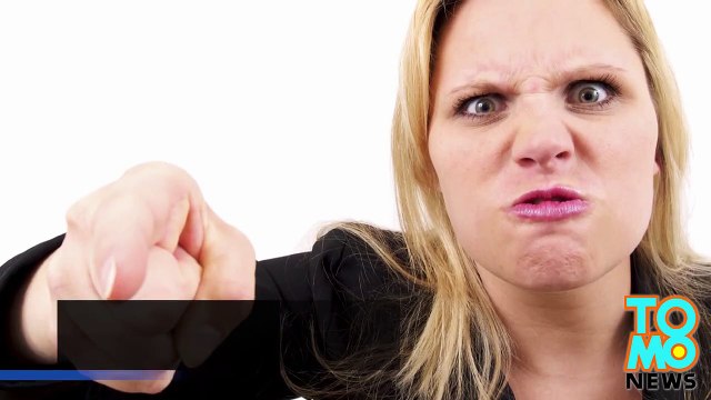 إنقاذ بطل لمراهقين بعد أن حاولت امهم اغراقهم