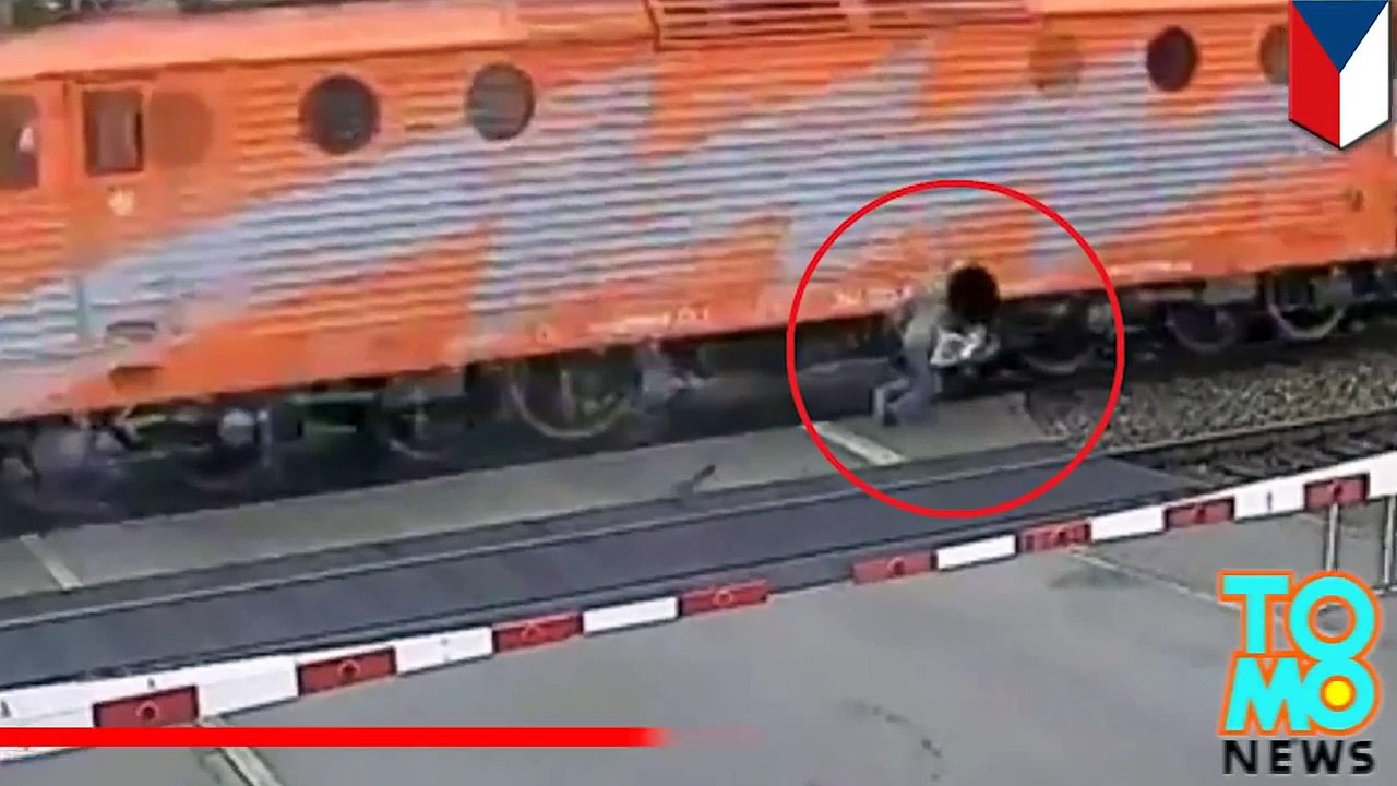 رجل تشيكي ينجو من حادث قطار