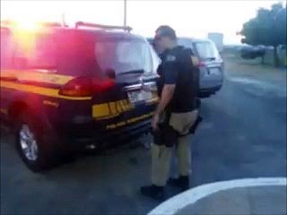 PRF recupera veículo roubado de revenda em Fortaleza