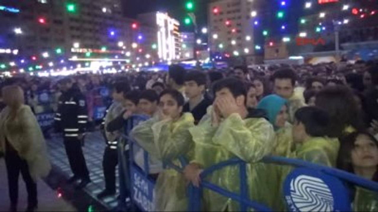 Adana - Yağmur Altında Gripin Konseri