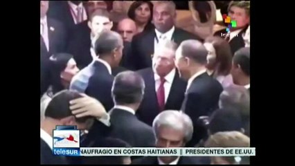 Obama y Raúl Castro se estrecharon la mano