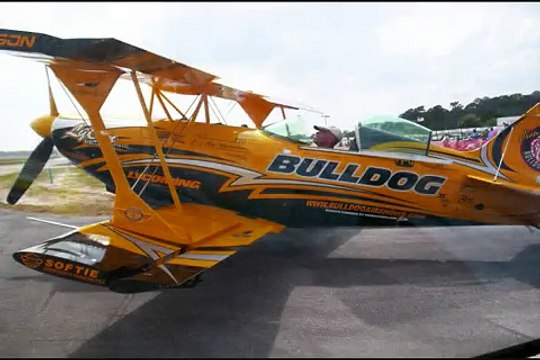 Jim LeRoy Bulldog II Pitts Heart of Florida Airshow 2007