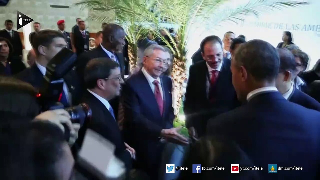 Poignée de main historique entre Obama et Castro au Panama