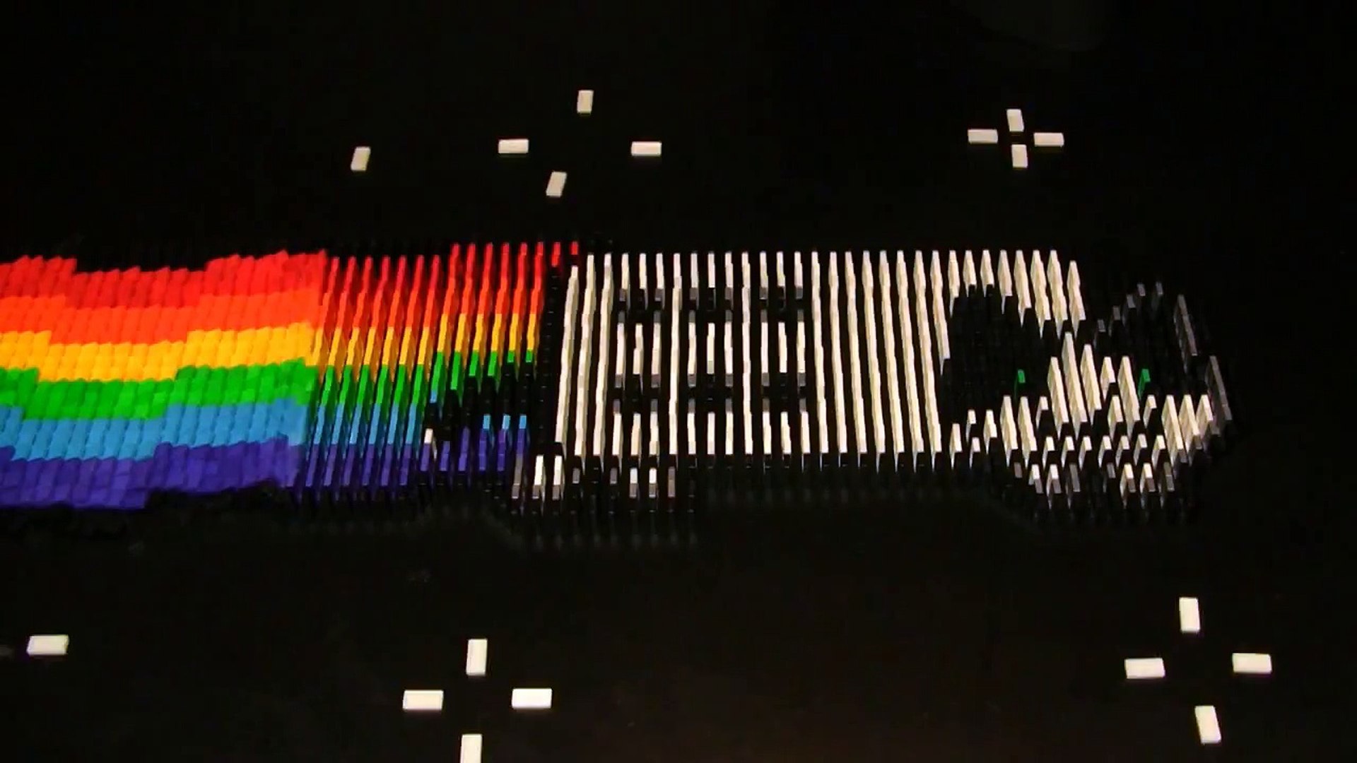 ⁣Nyan Cat -vs- Domino Cat = Dominyan Cat