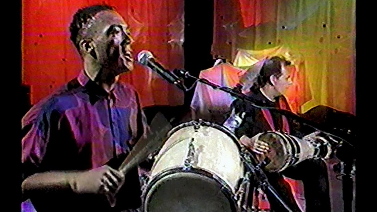 MIGUEL FENTON,  (LOQUE PASA!!.) à Beau et chaud, Montréal Québec Canada.