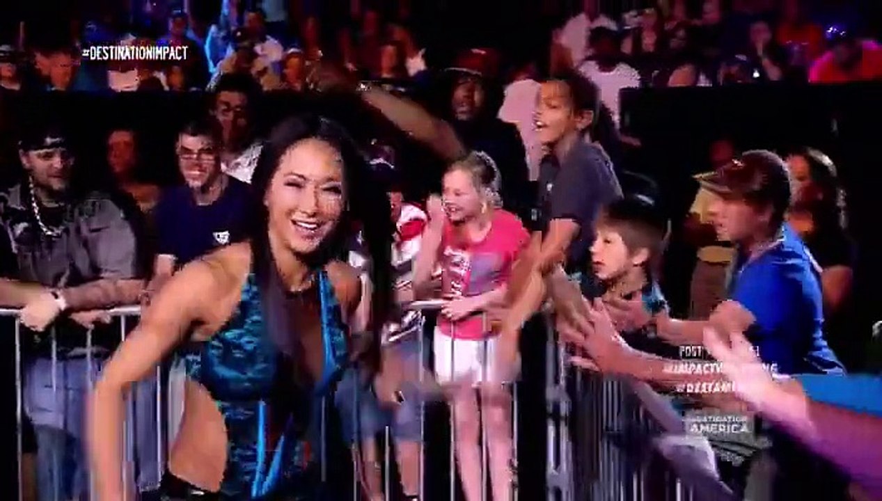 Gail Kim vs Awesome Kong