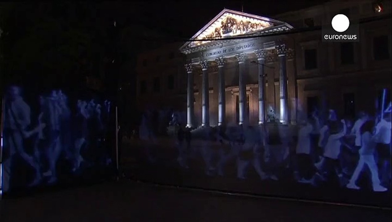 Video-protest vor spanischem parlament