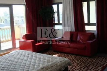 Stunning furnished 4 bed Garden Home.