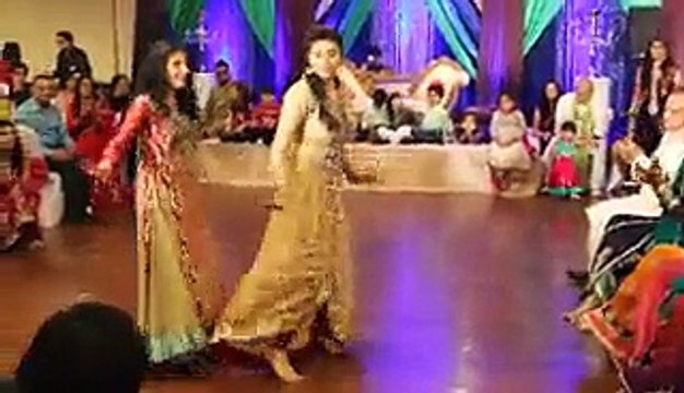 pakistani girls got amazing dance moves