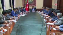 Davutoğlu, Roman Dernek Temsilcilerini Kabul Etti