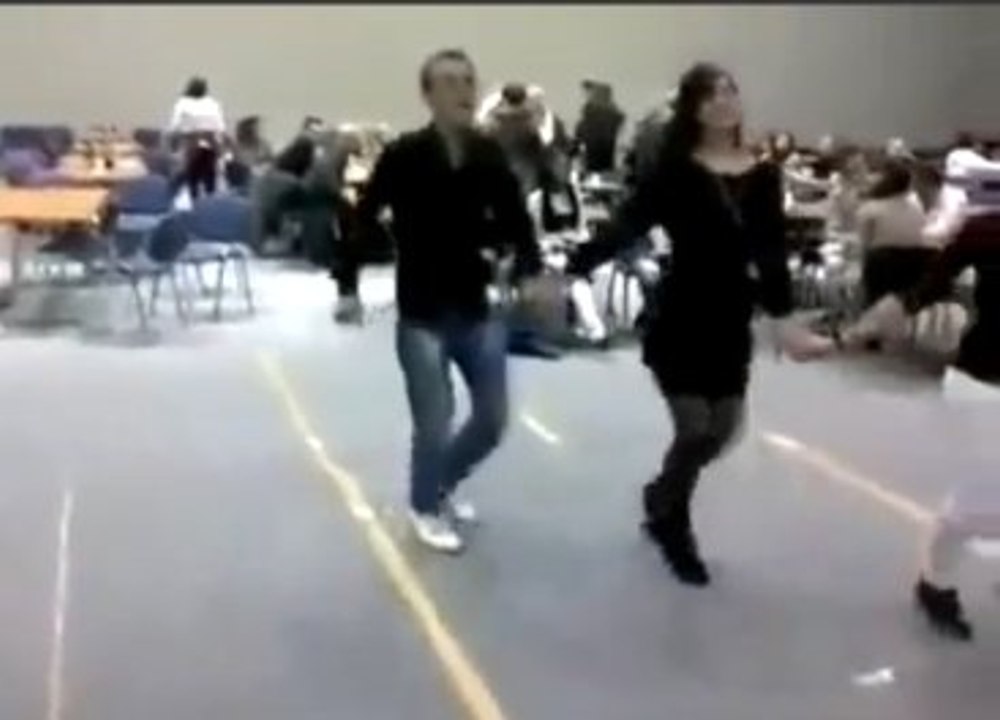 İlginç Oyun Havası ve Halay Düğünlerin Yeni Gözdesi Olacak