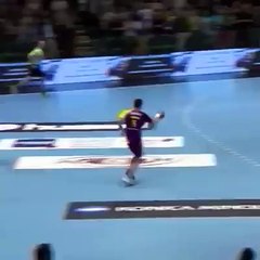 ولا أروع لاعب المنتخب الوطني لكرة اليد محمود الغربي في مراوغة أبهرت وسائل الإعلام الفرنسية