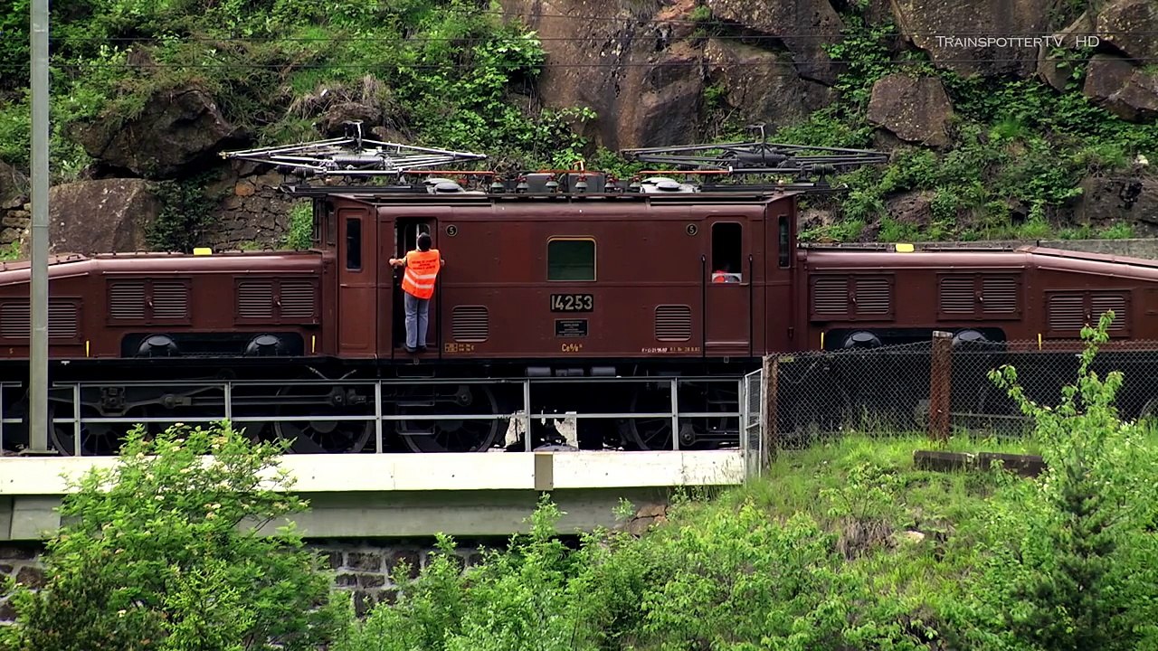 Gotthardbahn/Ferrovia del Gottardo: SBB Historic Krokodil Ce 6/8 II 14253 in Trouble!